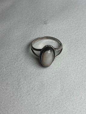 Sterling Silver White Oval Stone Split Shank Ring